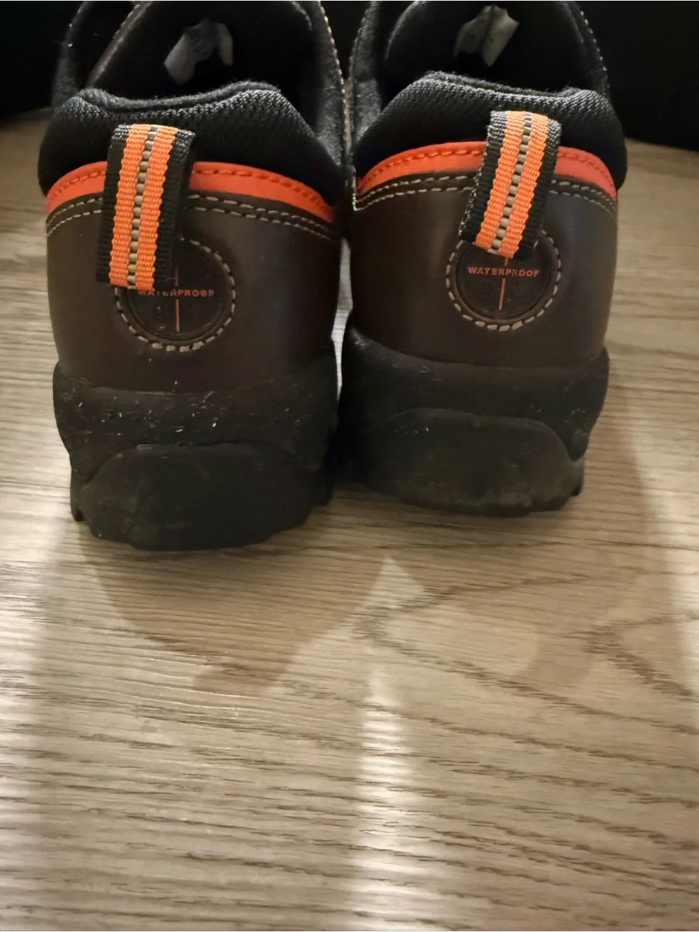 Mens Lands' End waterproof insulated hiking shoes Size 9